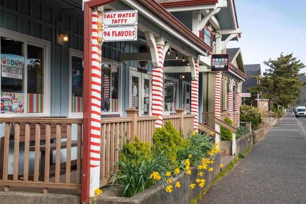 Cannon Beach Vibes, Steps To The Beach,Wifi,3 Full Bedroom En Suites With 3 Fireplaces,Near Downtown ภายนอก รูปภาพ